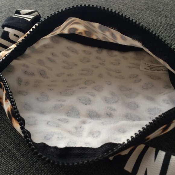 🖤VS-PINK🐆Leopard-Fanny Pack💖EUC💝 - Picture 5 of 8